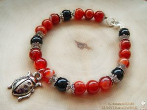 Krafttier Armband "Marienkäfer"