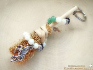 Hexenbesen Schlüsselanhänger "Krafttier Einhorn"
