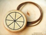 Schamanentrommel Amulett "Jahresrad" – Bild 2