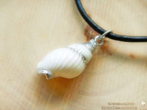 Meeres Amulett "Kleine Strandschnecke"
