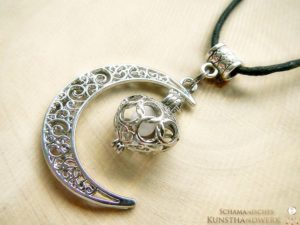 Mond Amulett "Eichen Mond"