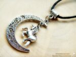 Mond Amulett "Krafttier Einhorn"
