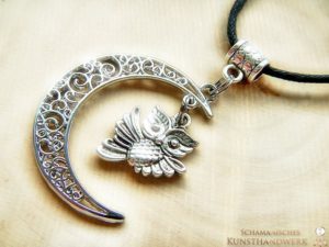 Mond Amulett "Krafttier Eule"