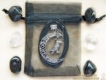 Mond Amulett "Krafttier Rabe" – Bild 4
