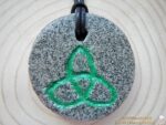 Granit Amulett "Triquetra"