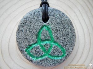 Granit Amulett "Triquetra"