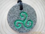 Granit Amulett "Triskele"