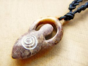 Speckstein Amulett "Göttin der Magie"