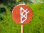 Spiritueller Gartenstecker "Binderune" – Bild 3