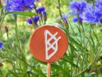 Spiritueller Gartenstecker "Binderune" – Bild 5