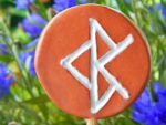 Spiritueller Gartenstecker "Binderune" – Bild 10