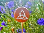 Spiritueller Gartenstecker "Triquetra" – Bild 5