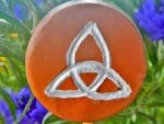 Spiritueller Gartenstecker "Triquetra" – Bild 4