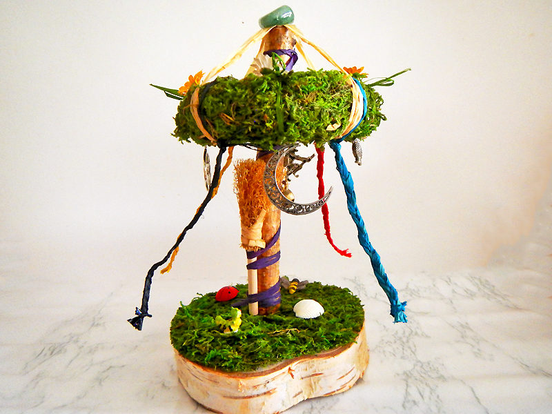 Beltane Baum "Wicca" von der Seite - Halbmond (Abb. ähnlich)