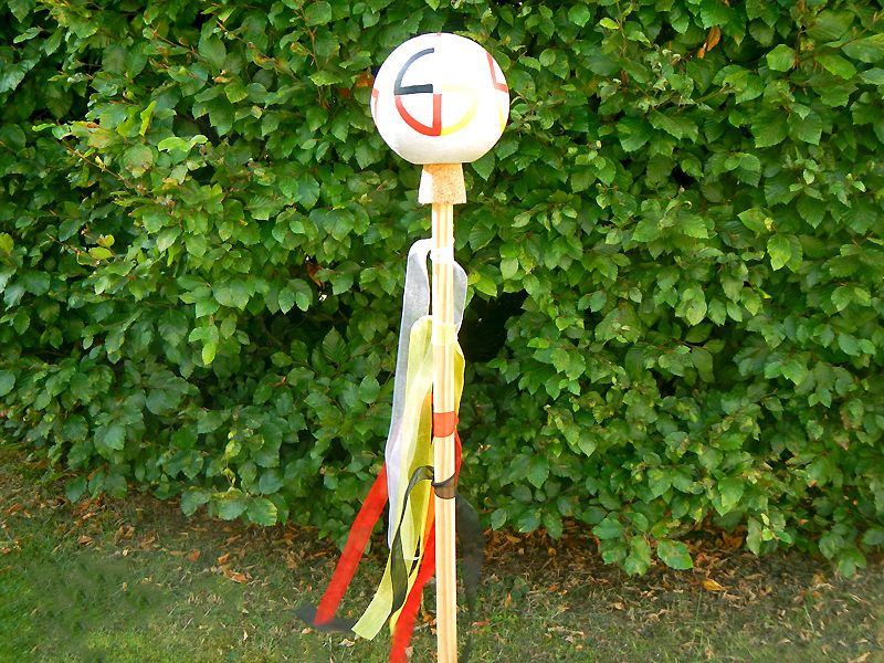 Gartenkugel "Medizinrad" von vorne (Abb. ähnlich)