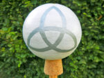 Gartenkugel "Triquetra" Silber (Abb. ähnlich)
