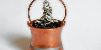 Hexenkessel Amulette